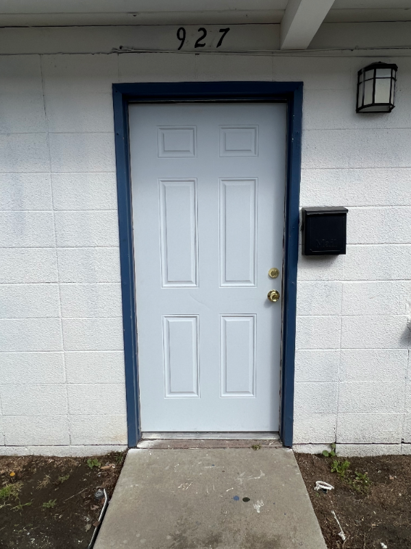 927 S Thorne Ave - Photo 2 of 25