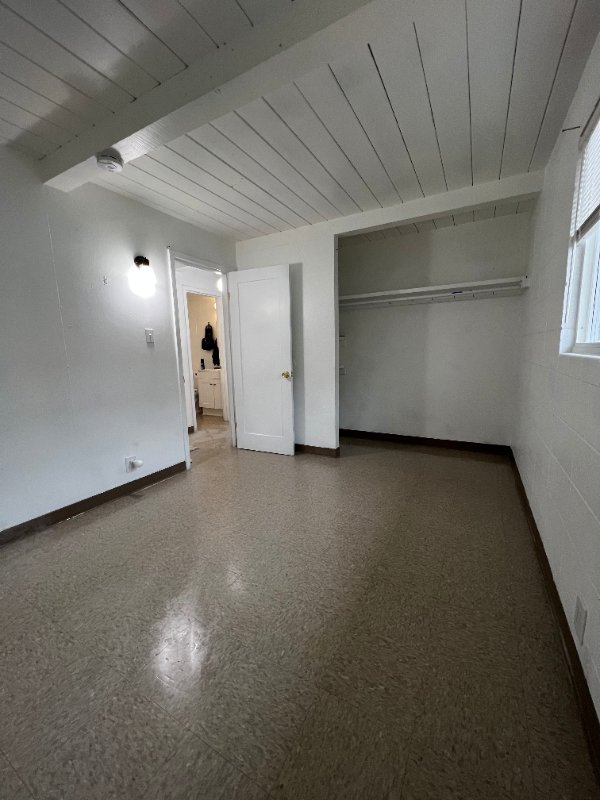 927 S Thorne Ave - Photo 7 of 25