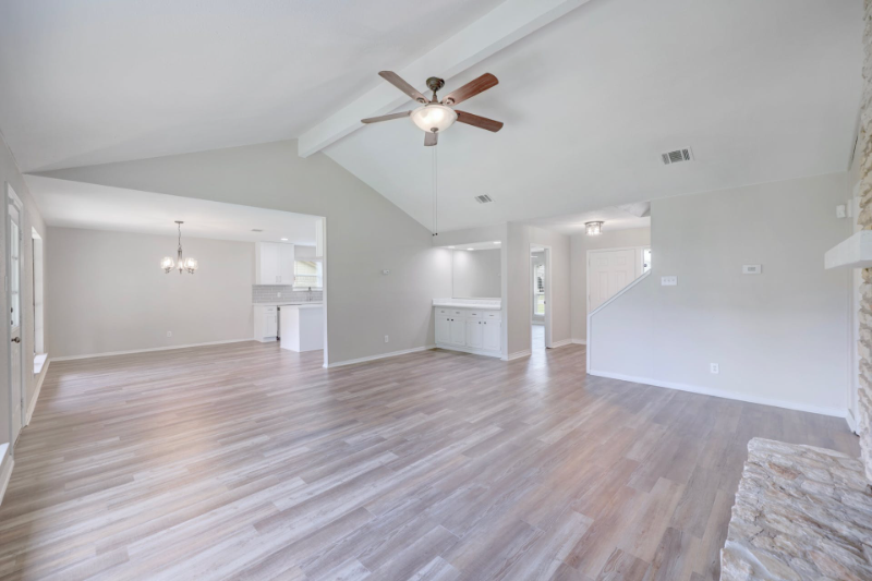 200 Woodmont Dr - Photo 5 of 30