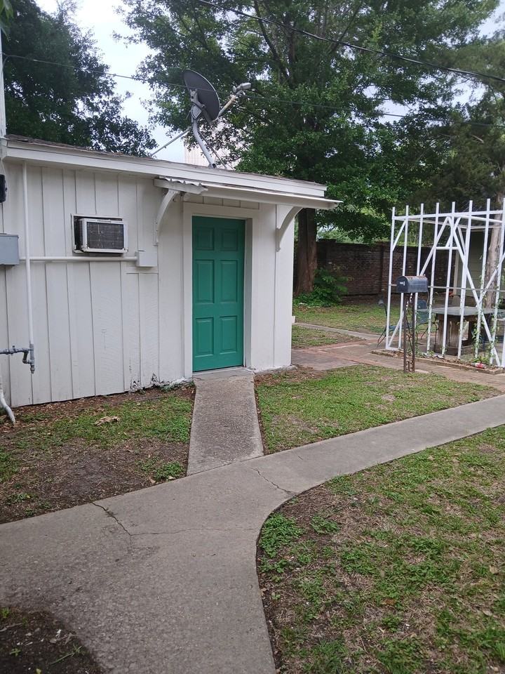 617 1/2 Lafayette St - Photo 3 of 14