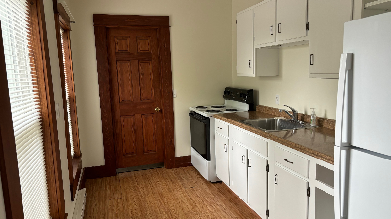 261 Main St #4 - Photo 5 of 11
