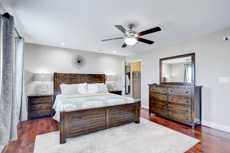 2463 24th St - Photo 2 of 35