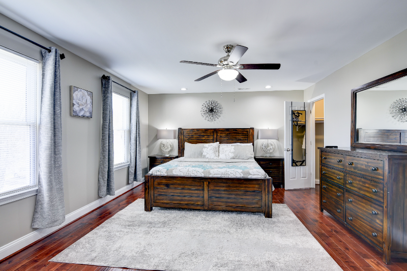 2463 24th St - Photo 3 of 35