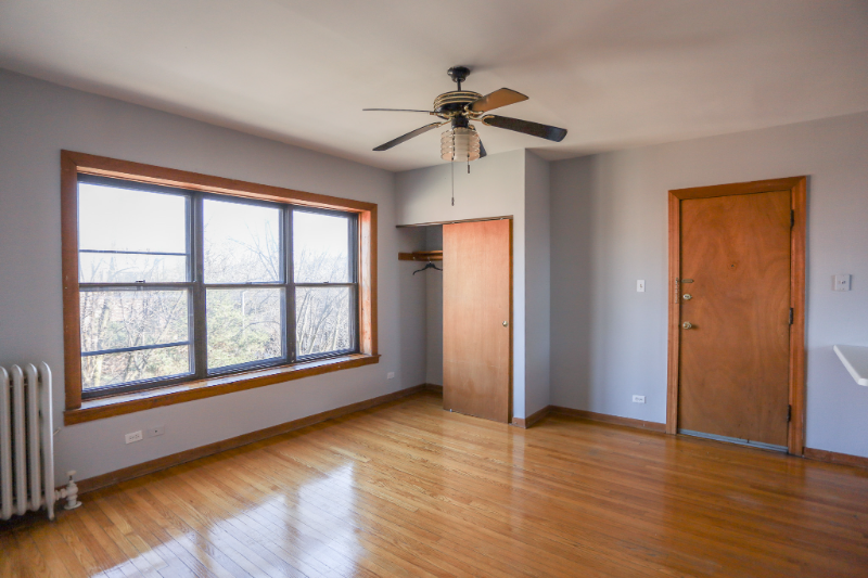 1340 W Foster Ave #1E - Photo 4 of 12