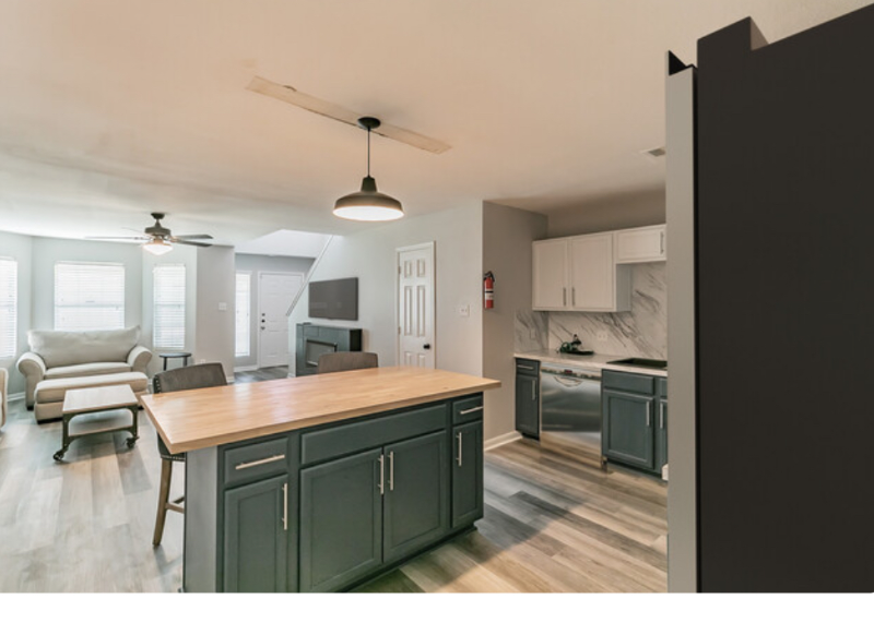23395 High Point St - Photo 4 of 5