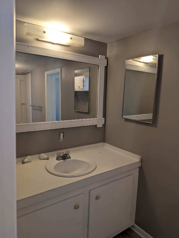 709 N Blaine St - Photo 5 of 9