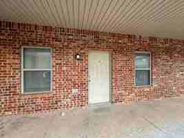 featured image of 301 W Davis Ave