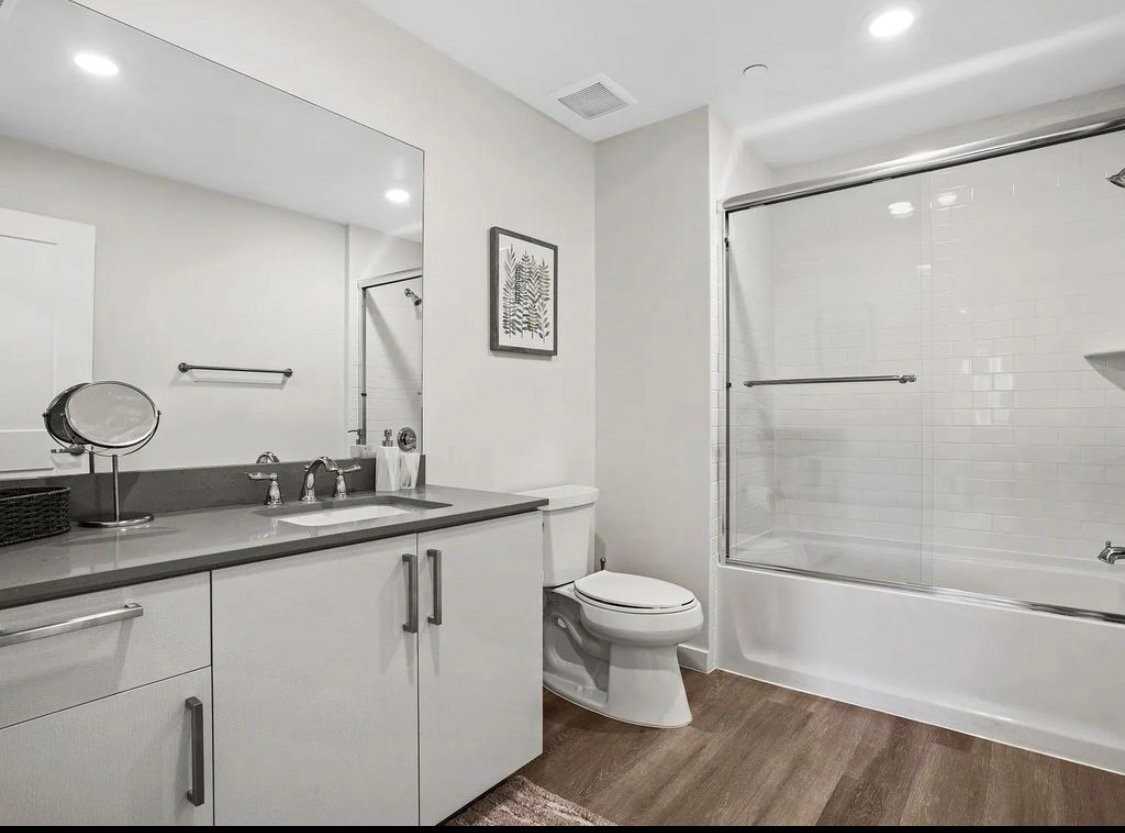 4725 Radford Ave #PH1 - Photo 2 of 9