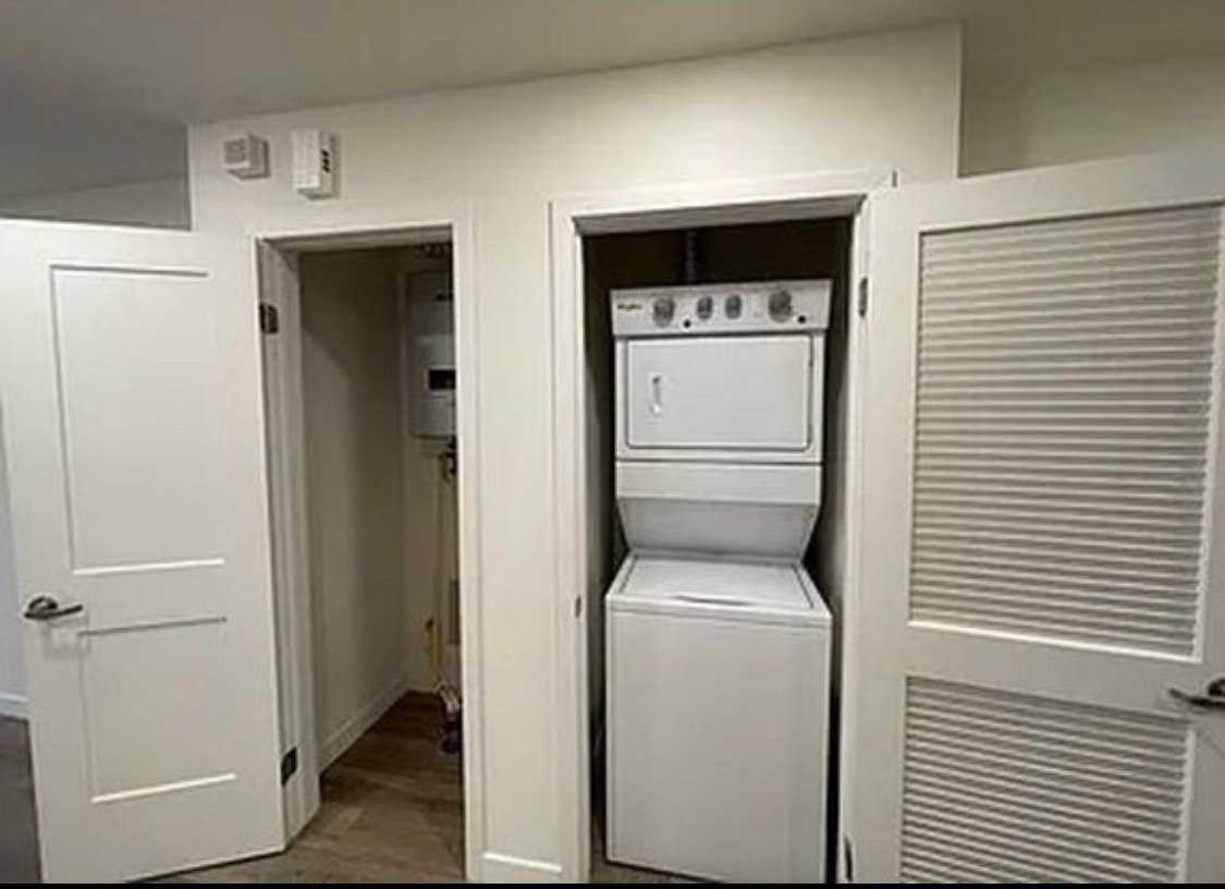 4725 Radford Ave #PH1 - Photo 7 of 9