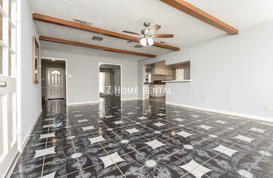 4811 Shatner Dr - Photo 6 of 30