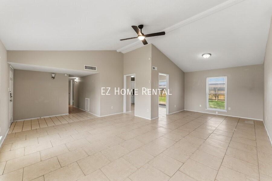 16958 Jenikay St - Photo 3 of 23