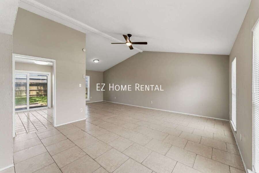 16958 Jenikay St - Photo 5 of 23