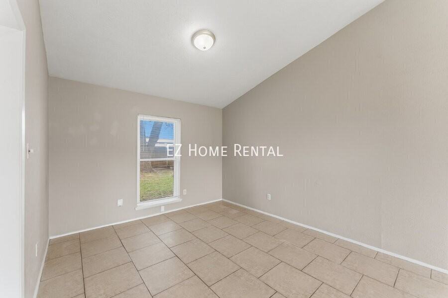 16958 Jenikay St - Photo 6 of 23