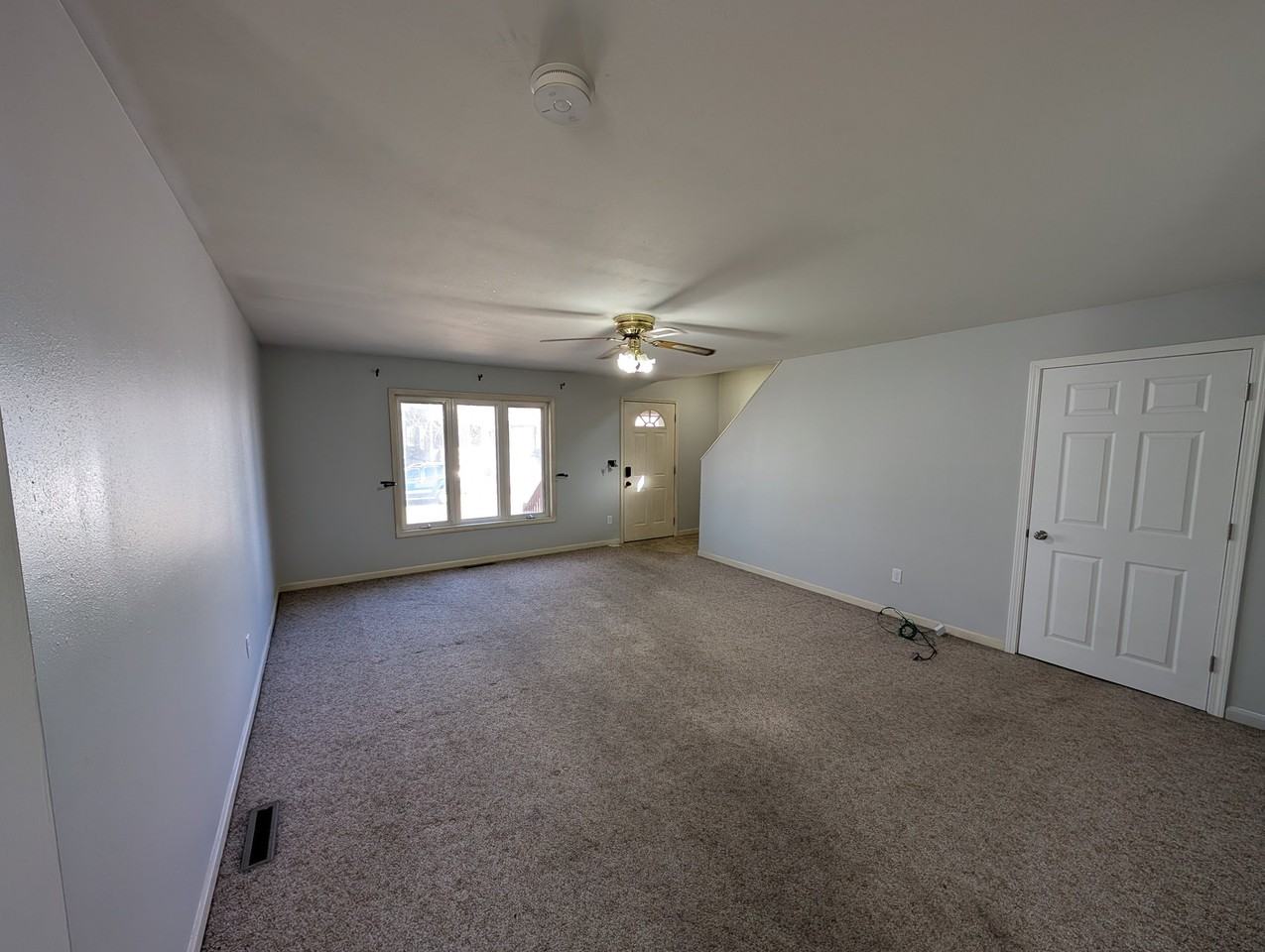 92 Harrison Pl - Photo 7 of 18