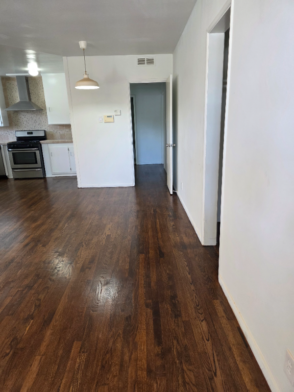 3528 Laurel Ave - Photo 5 of 26