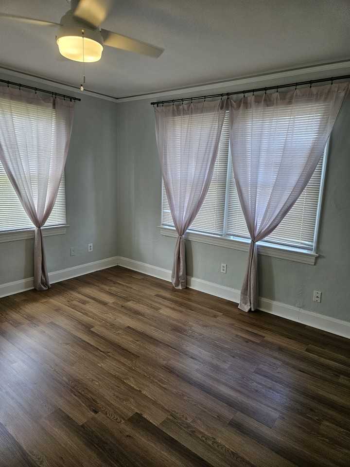 46 W 11th St #3 - Photo 4 of 24