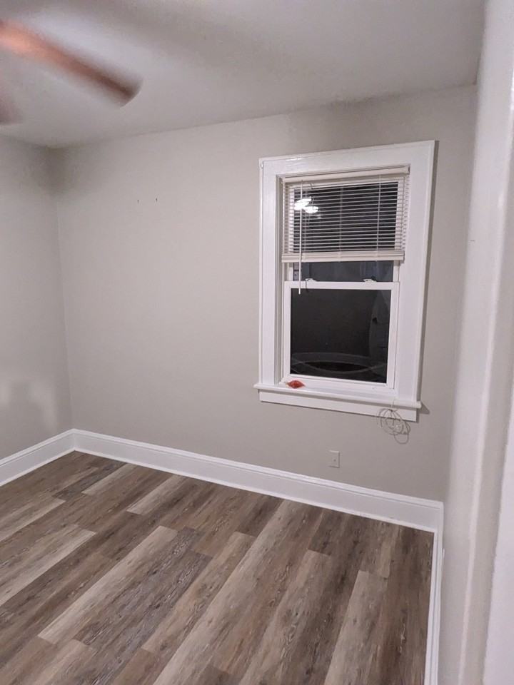 307 N Granville St #B - Photo 2 of 14