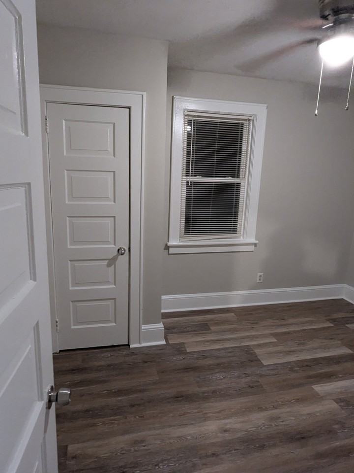 307 N Granville St #B - Photo 3 of 14