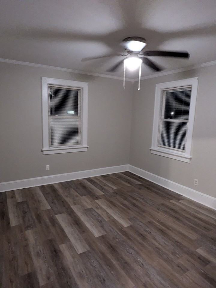 307 N Granville St #B - Photo 4 of 14