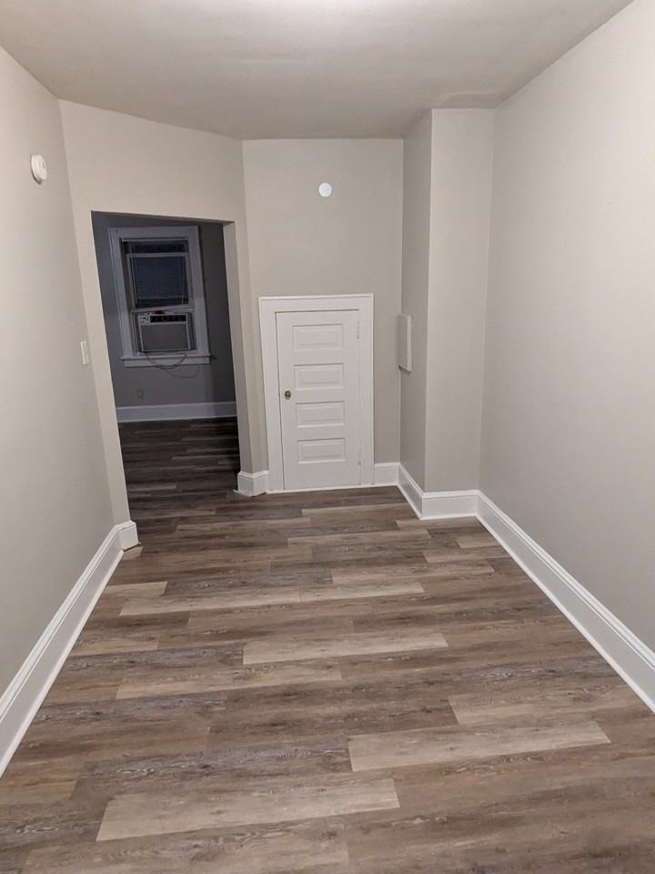 307 N Granville St #B - Photo 6 of 14