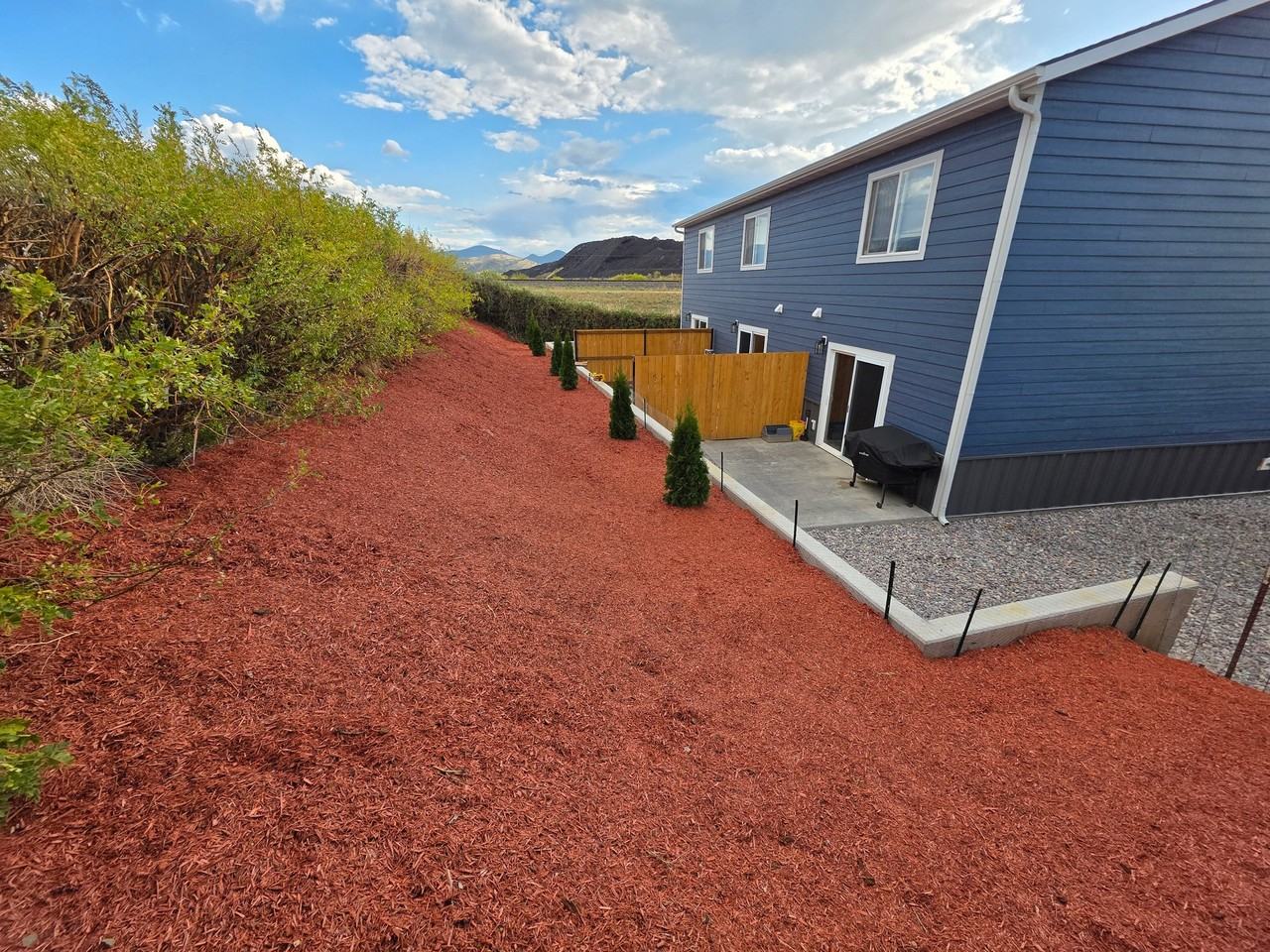 285 S Helena Ave #A - Photo 3 of 25