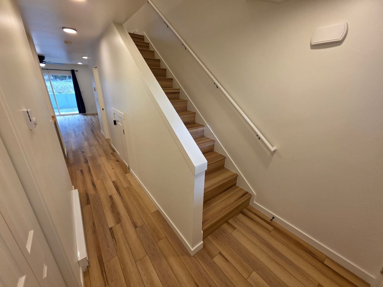 285 S Helena Ave #A - Photo 5 of 25