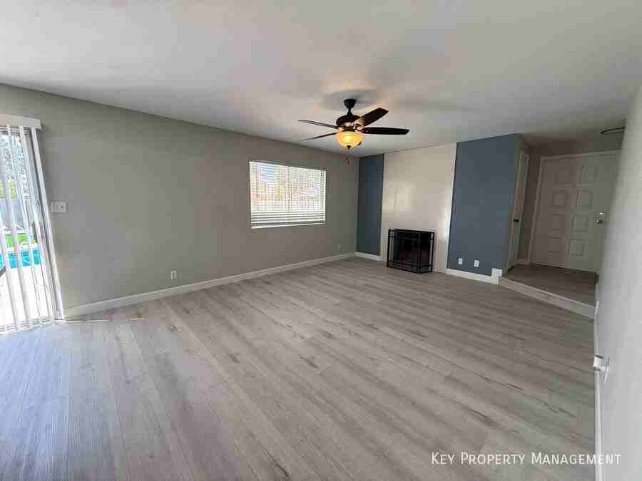 6489 Bugbee Ave - Photo 6 of 28