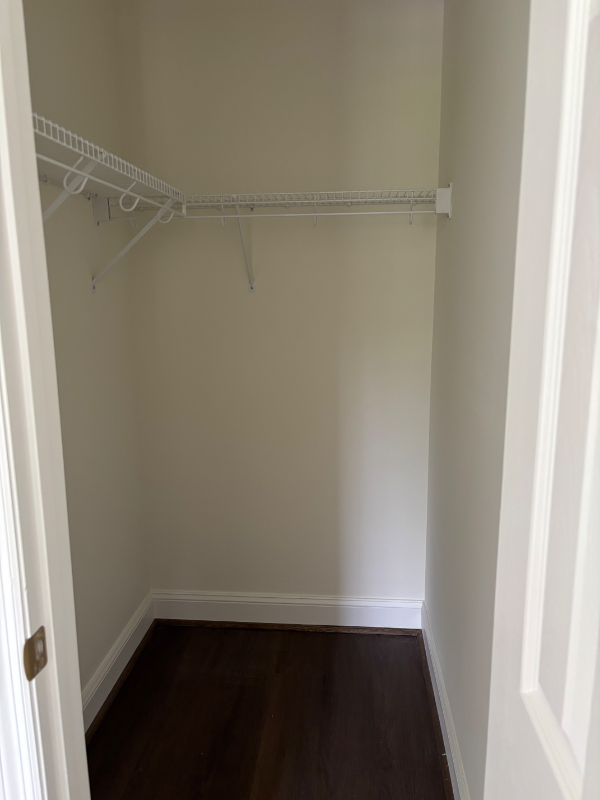 859 Dekalb St - Photo 3 of 8