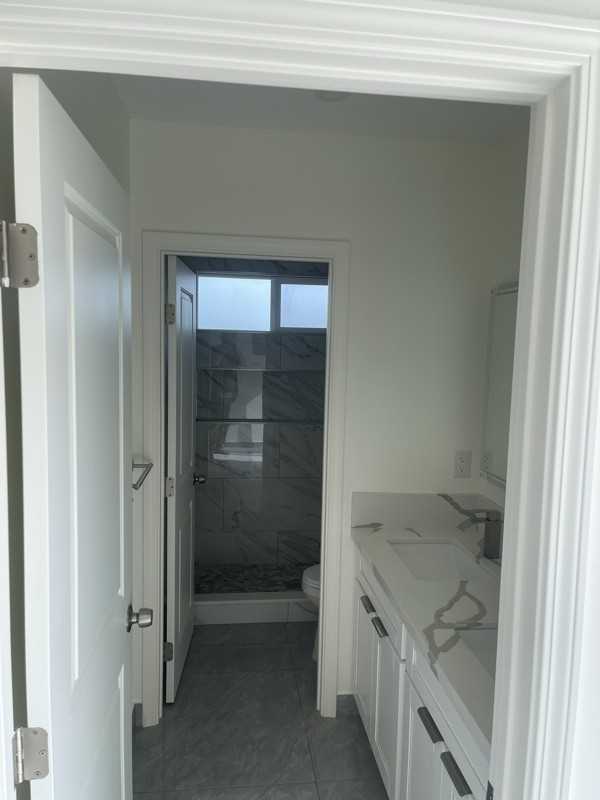 918 8th Ave - Photo 4 of 4