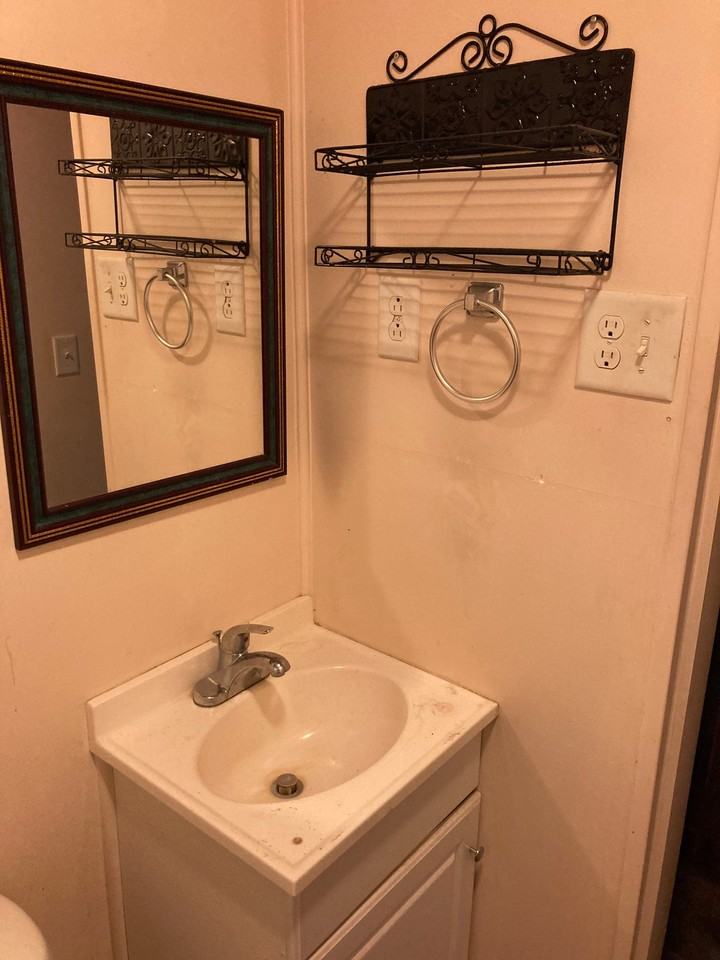 605 N Main St - Photo 5 of 16