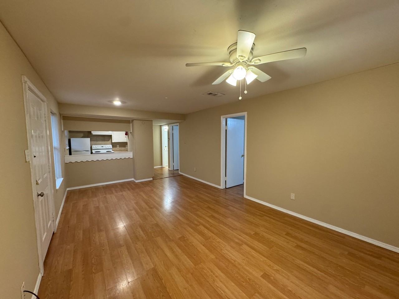 1034 W Village Ct #C - Photo 2 of 8