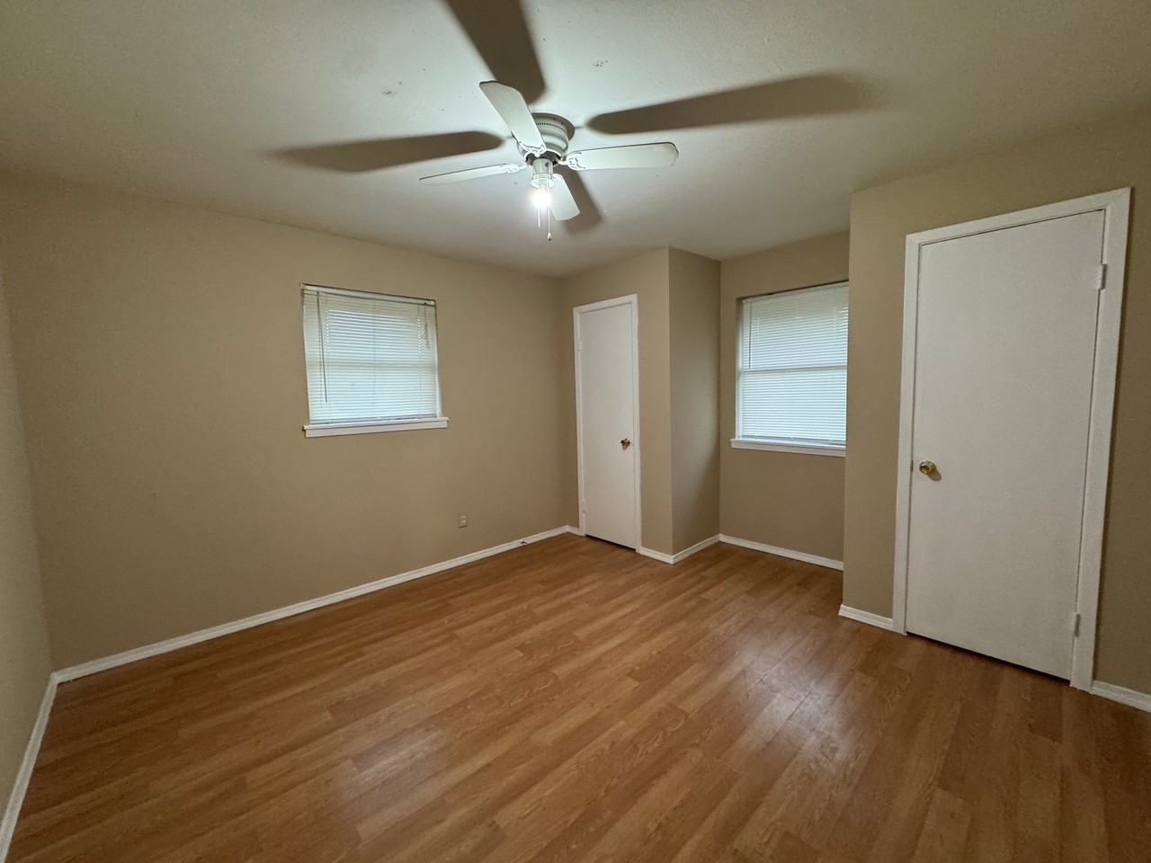 1034 W Village Ct #C - Photo 3 of 8