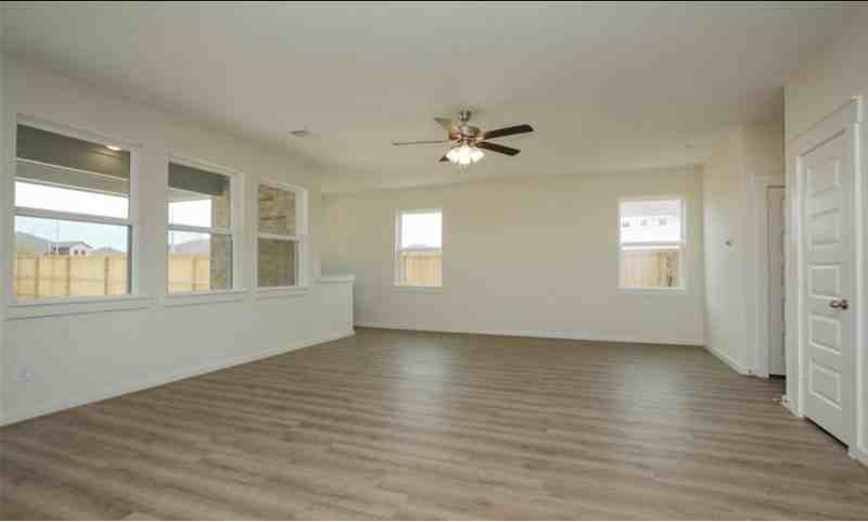 7546 Coral Terrace Dr - Photo 2 of 10