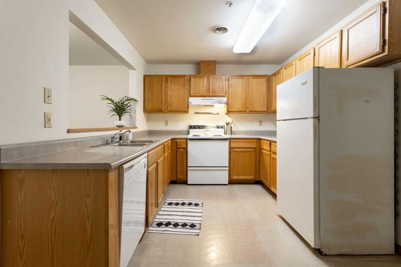 905 W Springfield Ave - Photo 4 of 7