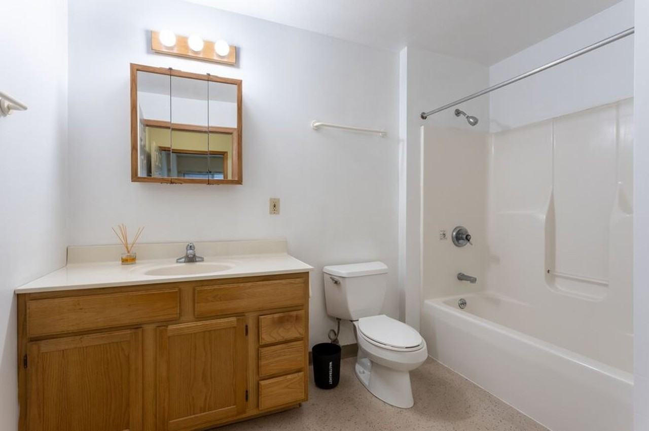 905 W Springfield Ave - Photo 7 of 7