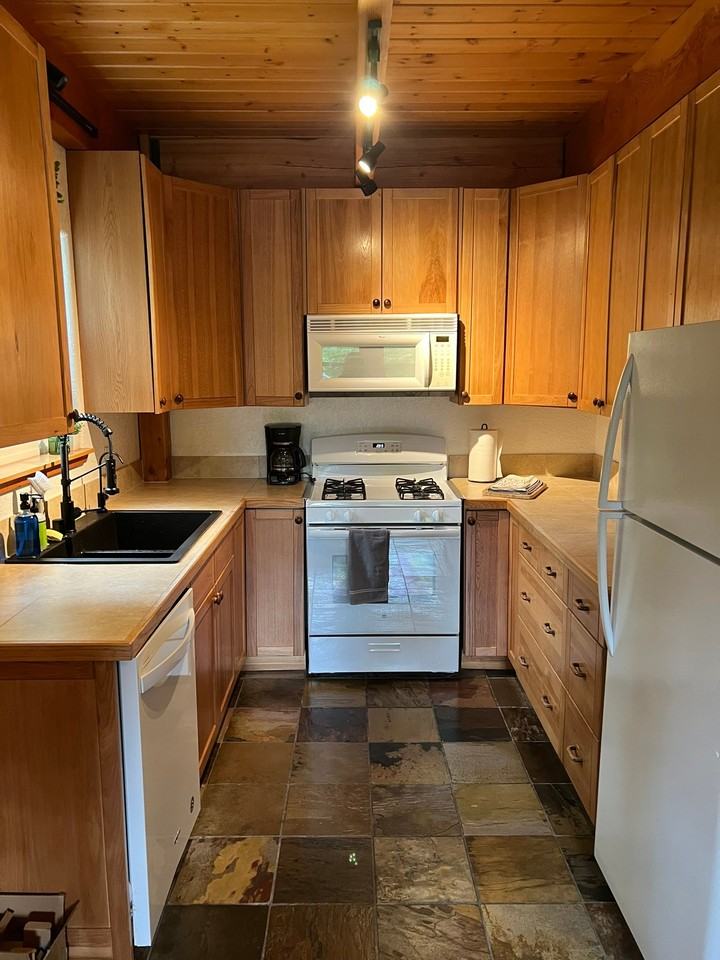 2330 N Cotswald Cir - Photo 4 of 12