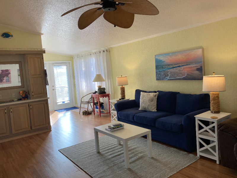 2078 Nettles Blvd - Photo 5 of 17