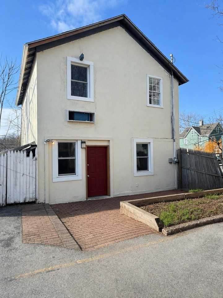 11 Webster Ave #10 - Photo 6 of 6