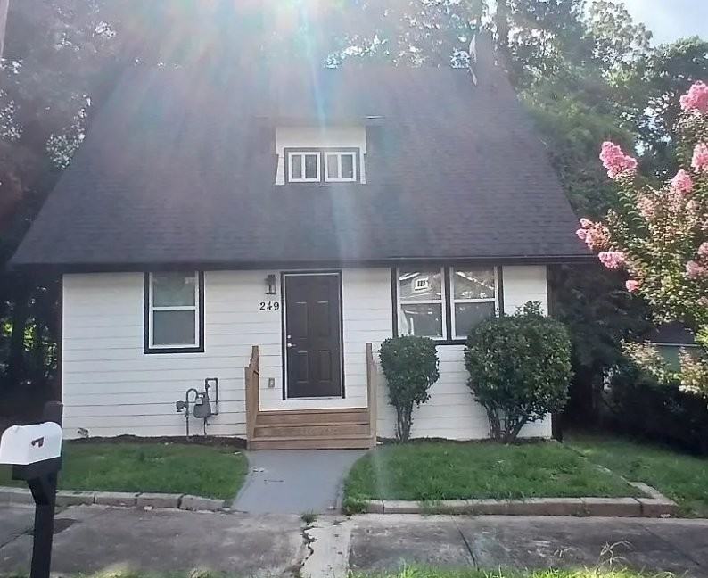 249 Laurel Ave Sw - Photo 2 of 20