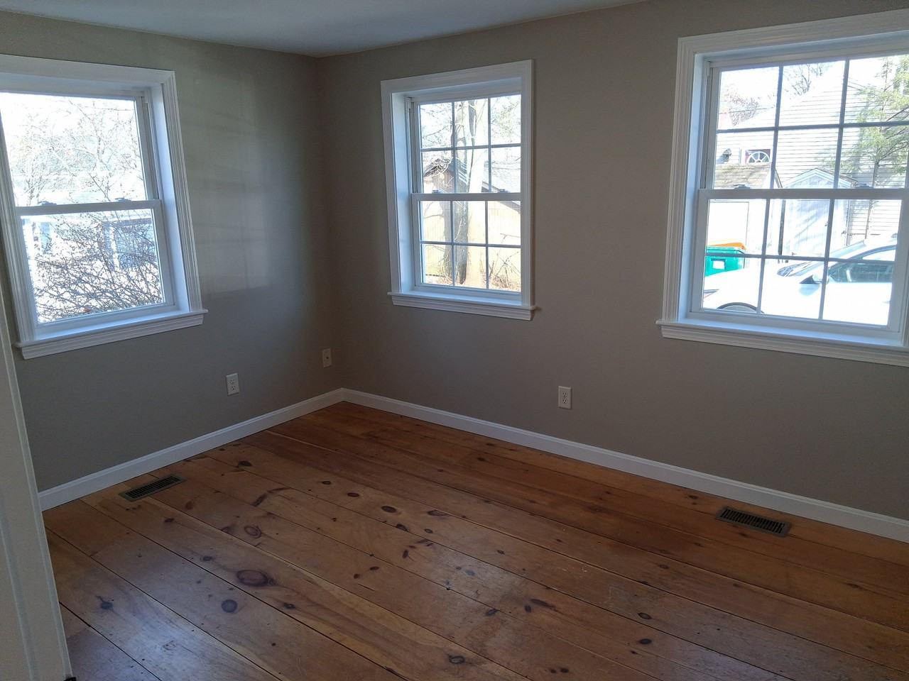 58 Maple St #1stFL - Photo 5 of 17