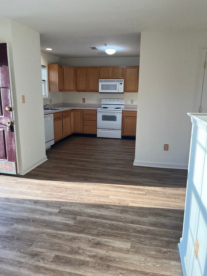 211 Prairie Ct - Photo 4 of 9