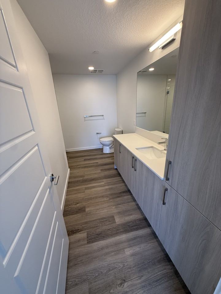 120 Northwest 7th Avenue #B - Photo 3 of 19