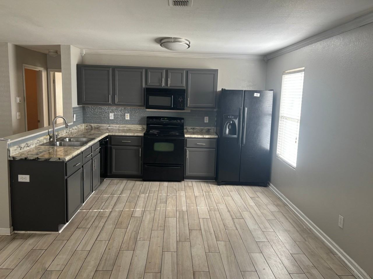 306 Kenneth Blvd Nw - Photo 3 of 13