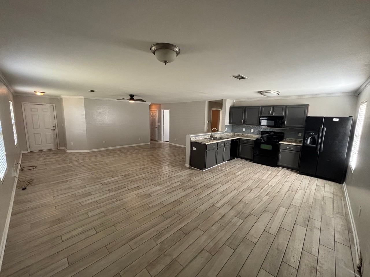 306 Kenneth Blvd Nw - Photo 4 of 13