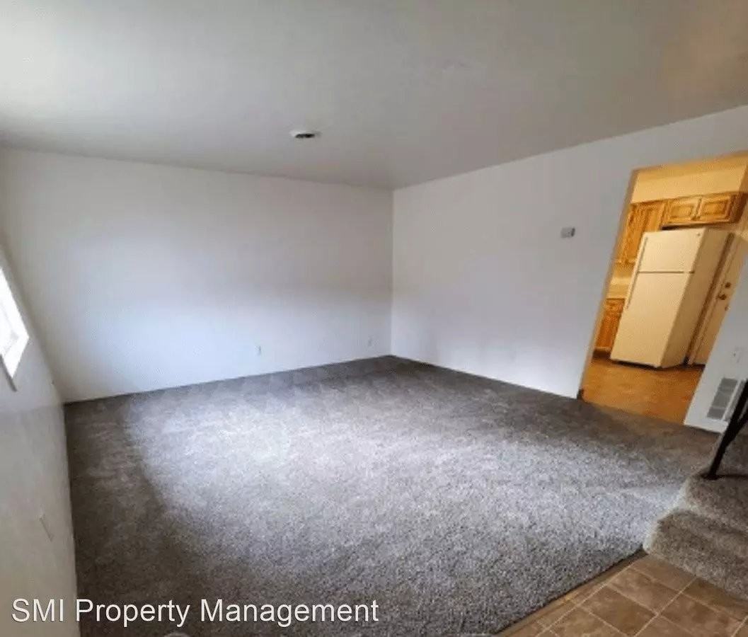 1267 Se Holman Ave #3 - Photo 4 of 7