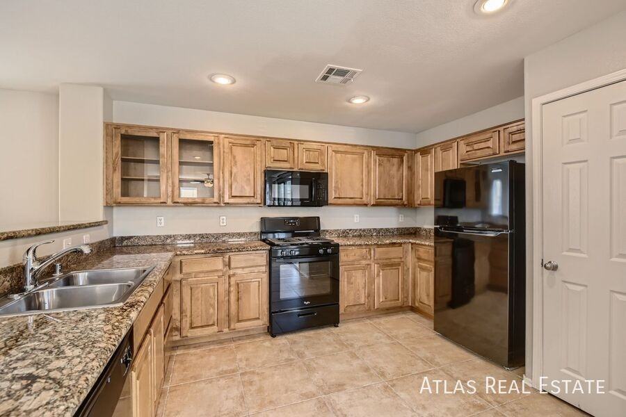 8348 Wildwood Glen Dr - Photo 7 of 18