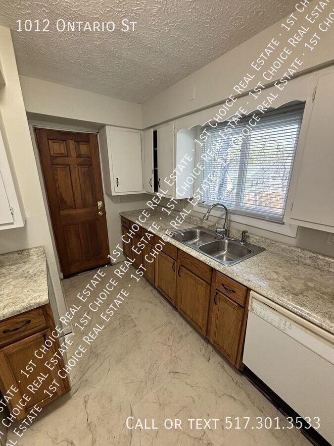 1012 Ontario St - Photo 5 of 14