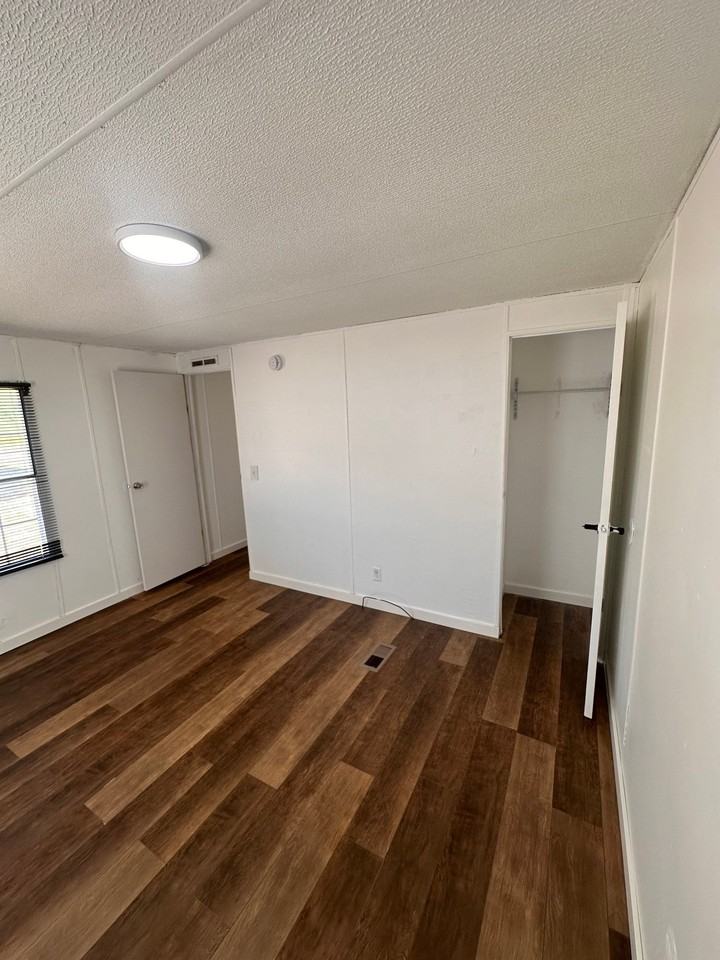 7555 R H Rd - Photo 3 of 11