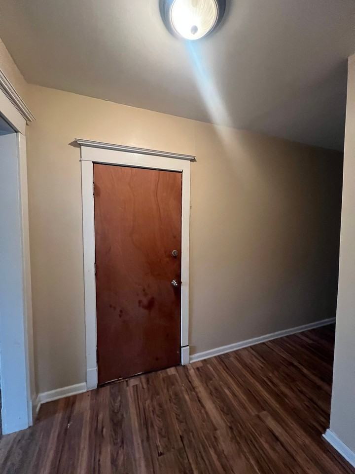 138 W 70th St #1 - Photo 4 of 14