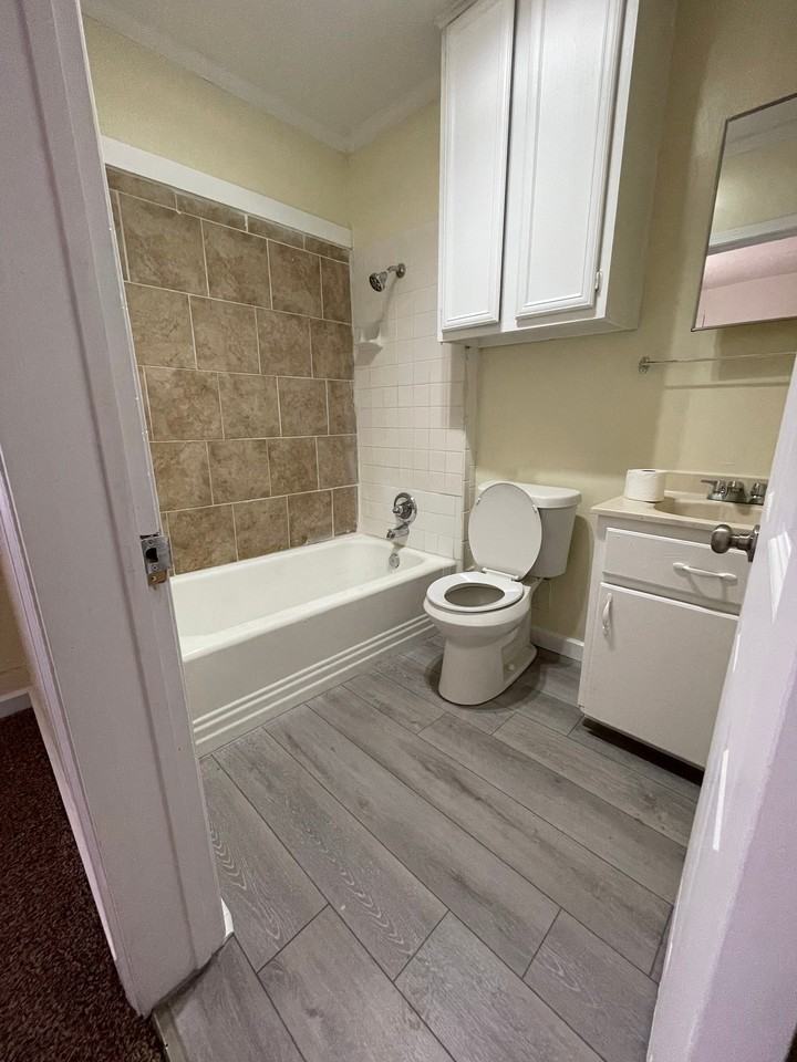 2032 Nw 13th Ave #2032NW13TH - Photo 2 of 5